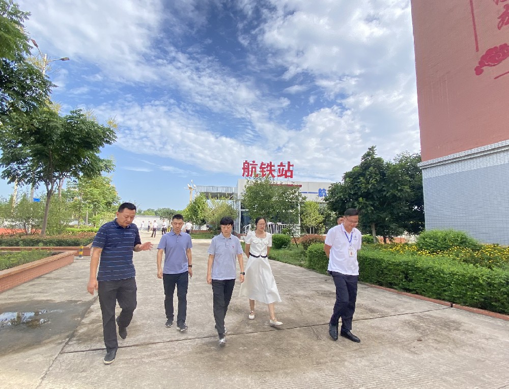 符溪镇党委书记胡书记一行莅临我校考察调研
