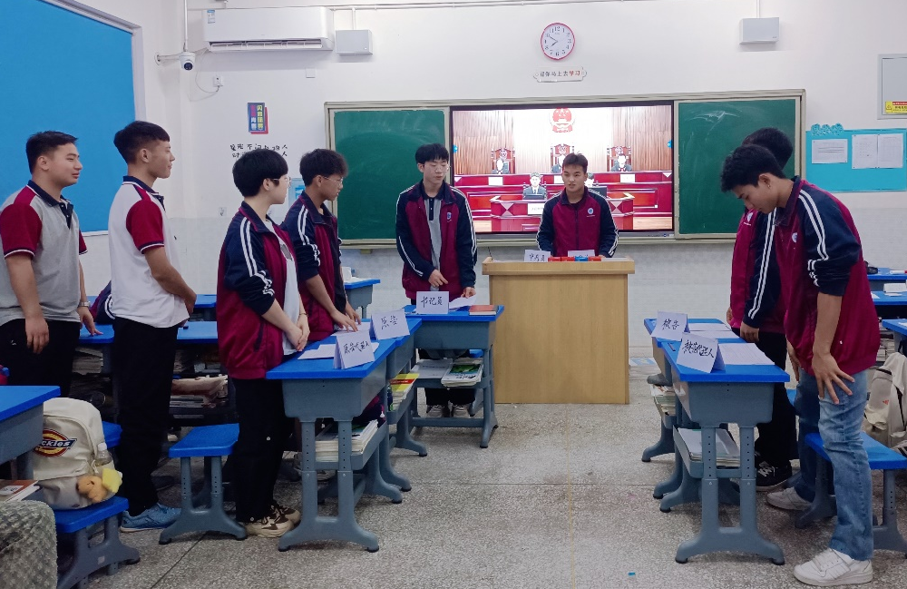 模拟法庭圆满收官，法治教育润物无声